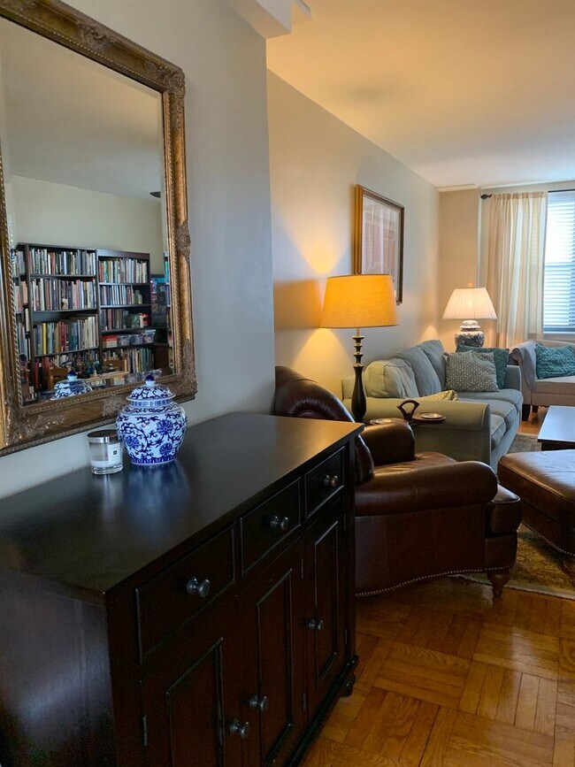 Building Photo - Condo For Rent - Art Museum/Fairmount