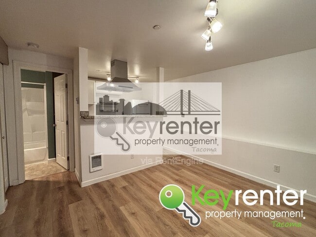 Building Photo - 323 S 30th St