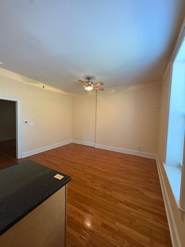 Building Photo - Available now! Cozy Updated 1 Bed 1 Bath in the Grove with W/D included!