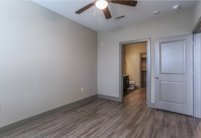 Building Photo - 6520 Jamail Dr