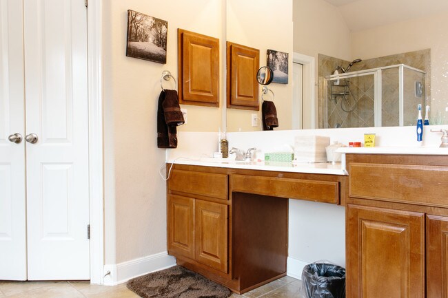 Building Photo - 5700 Keli Ct