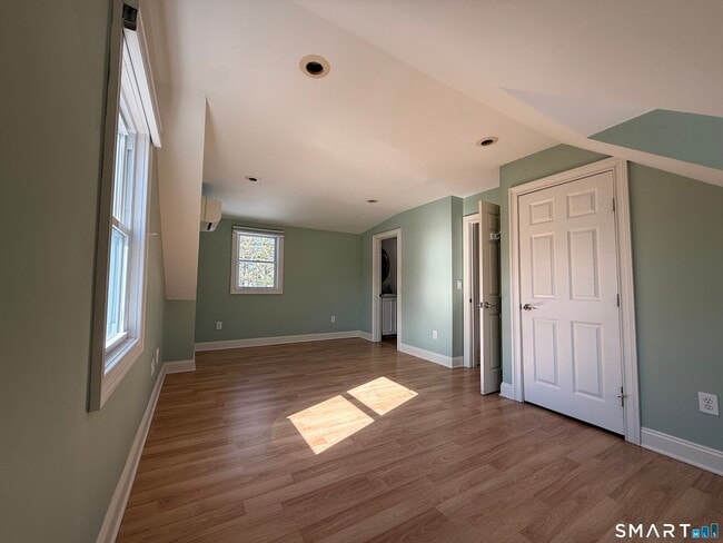 Building Photo - 46 Prudence Dr