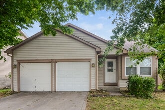 Building Photo - 5722 Pilgrim Dr