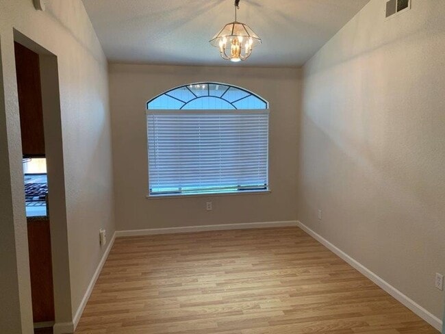 Building Photo - 8228 Bluehaven Ct