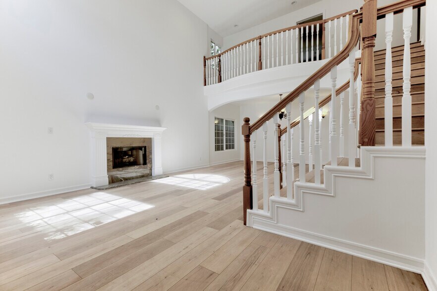 Building Photo - 15121 Marlin Pl