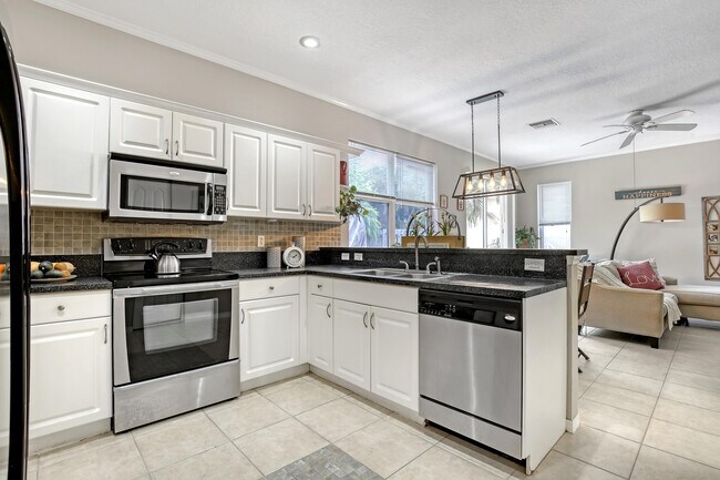 Building Photo - 10751 Oak Bend Way