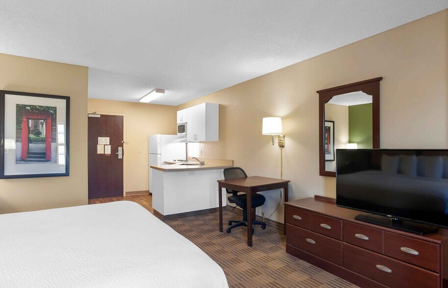 Building Photo - Furnished Studio-Kansas City - Overland Park - Nall Ave