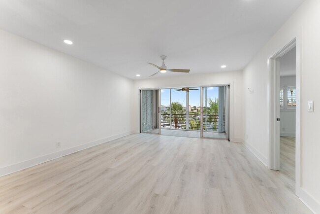 Building Photo - 29 Yacht Club Dr