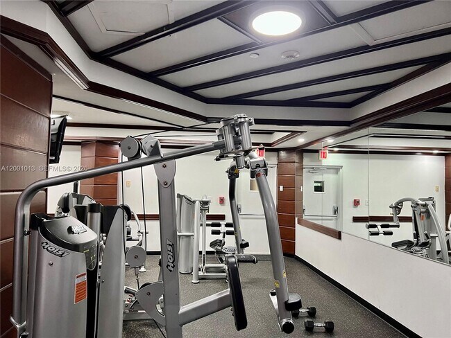 Building Photo - 18151 NE 31st Ct