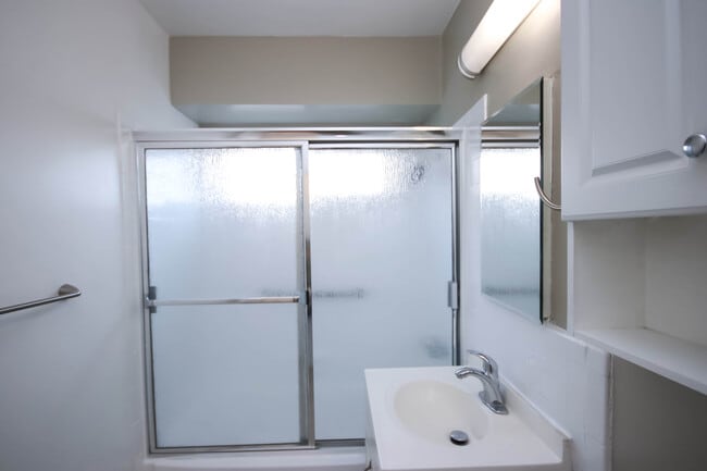 Building Photo - Baldwin Arms Apartments