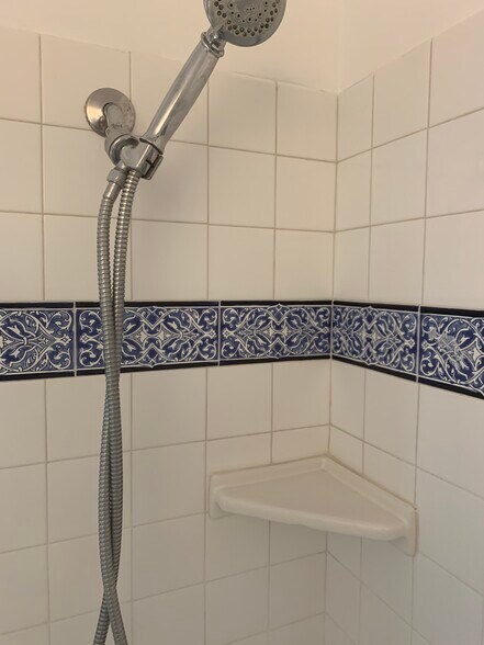 Bathroom - 1250 Franklin St