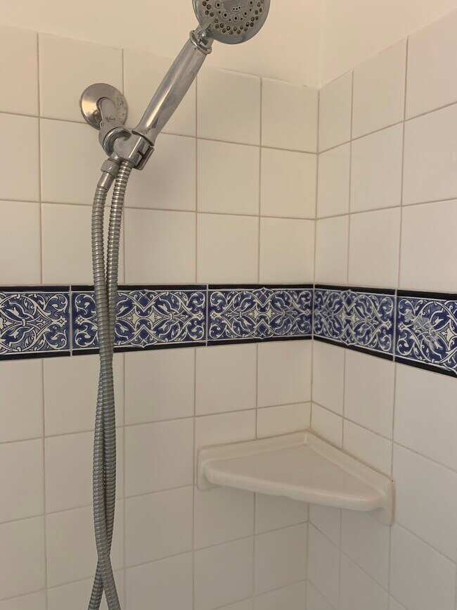 Bathroom - 1250 Franklin St