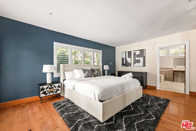 Building Photo - 3200 Oakley Dr