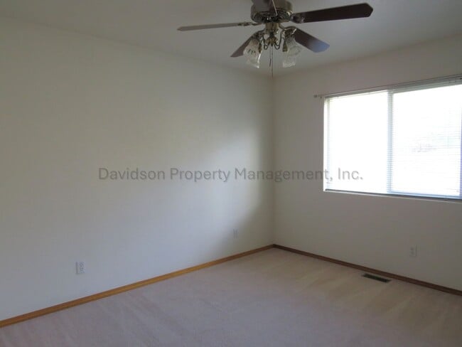 Building Photo - 15485 Curwood Dr