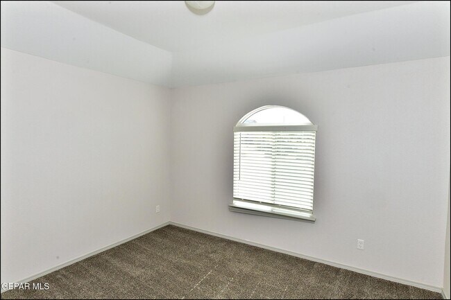 Building Photo - 14945 Tierra Escape Ave