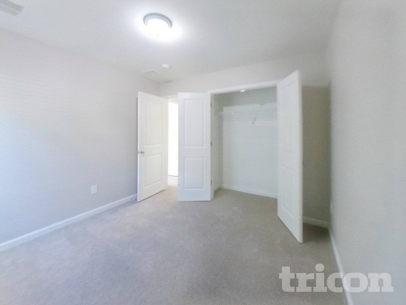 Building Photo - 35 Chalet Ct