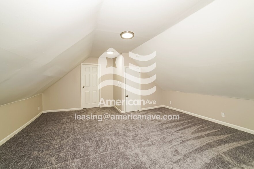 Building Photo - 906 W Virginia Ave