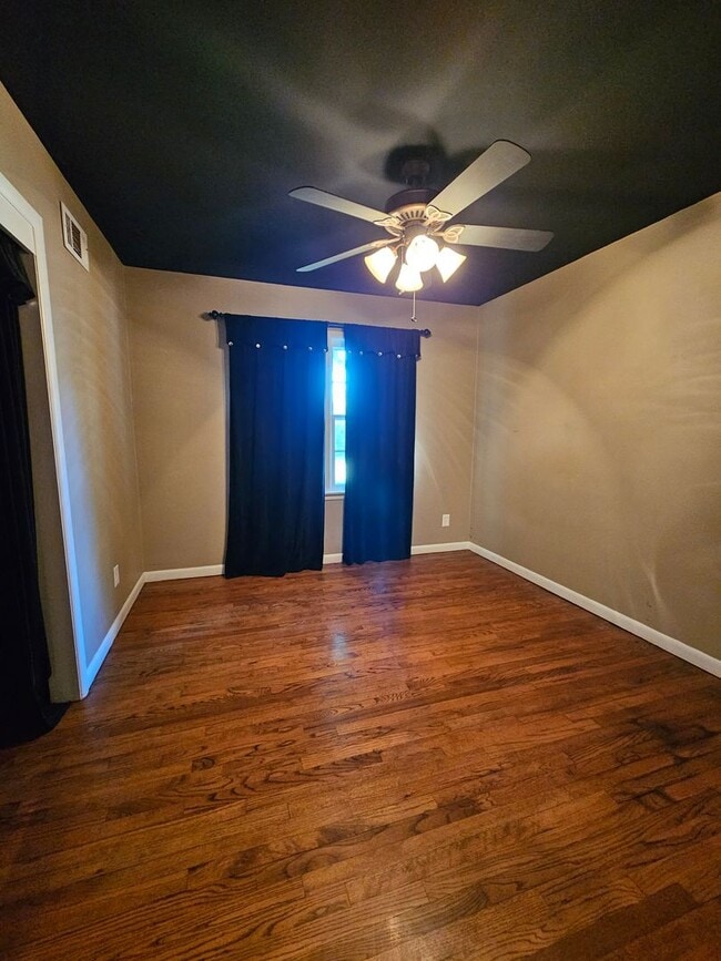 Building Photo - (3) Bed/(2) Bath in Core Norman! Pet Negotiable!