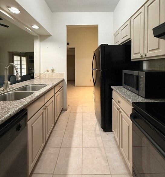 Building Photo - 2001 Bering Dr