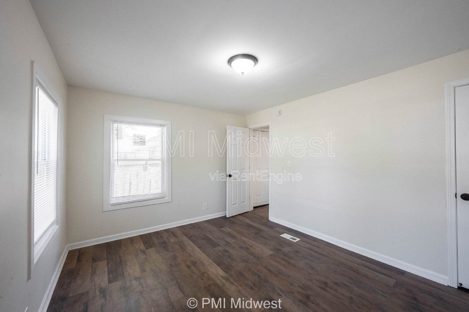 Building Photo - 514 N Chester Ave