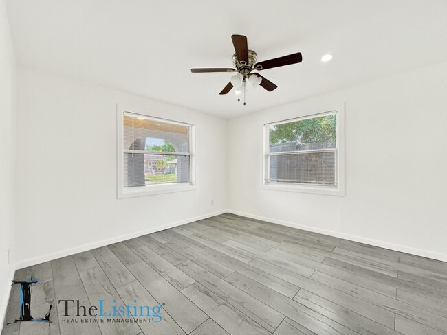 Building Photo - 1716 W Nassau St