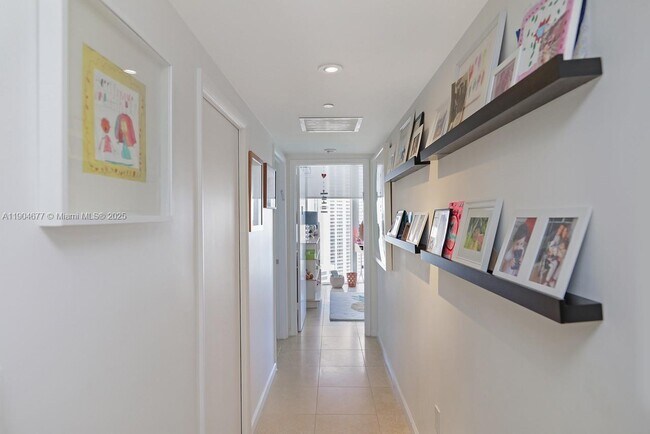 Building Photo - 465 Brickell Ave