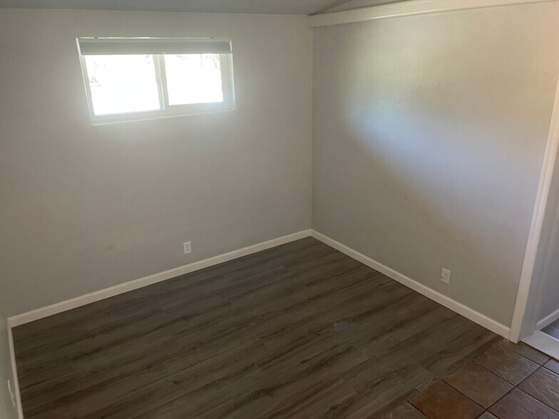 Building Photo - 4240 N 4th Ave