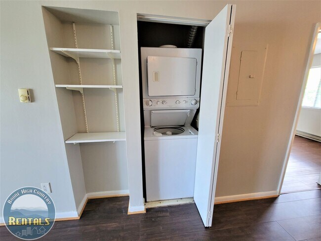 Building Photo - 2 Bedroom Condo At College Place