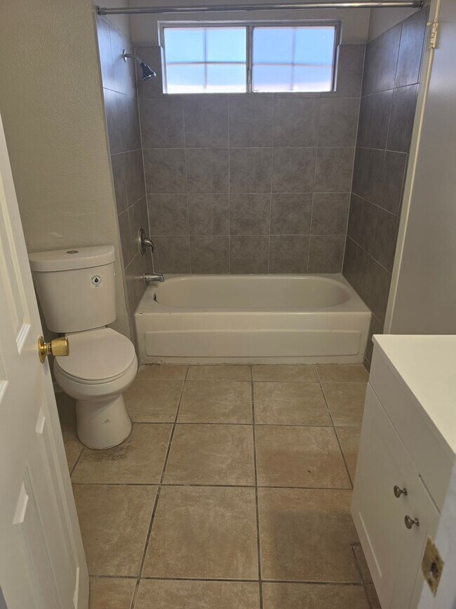 Building Photo - Beautiful 3bedroom/1 bath Home For Rent