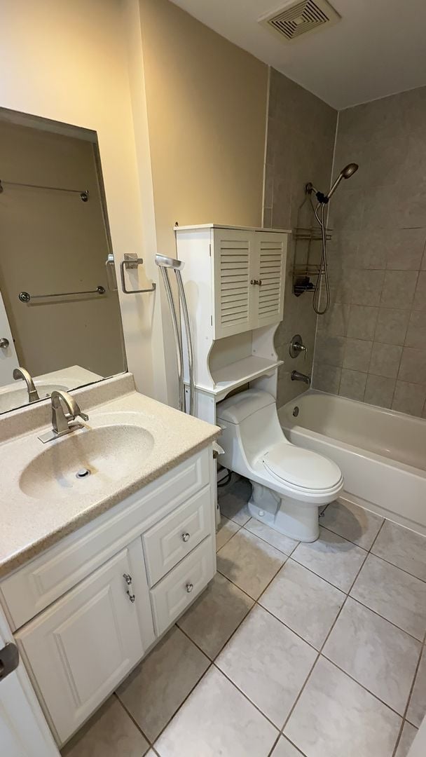 Building Photo - 2 Bed Condo Near O'Hare