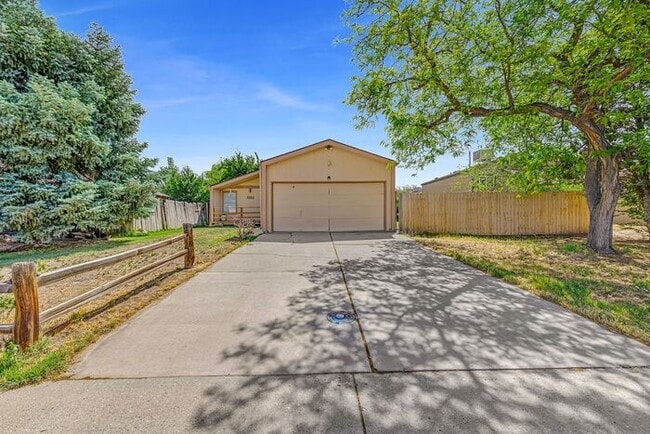 Building Photo - Cozy, Remodeled Gem with Spacious Backyard – Your Perfect Rental Home!