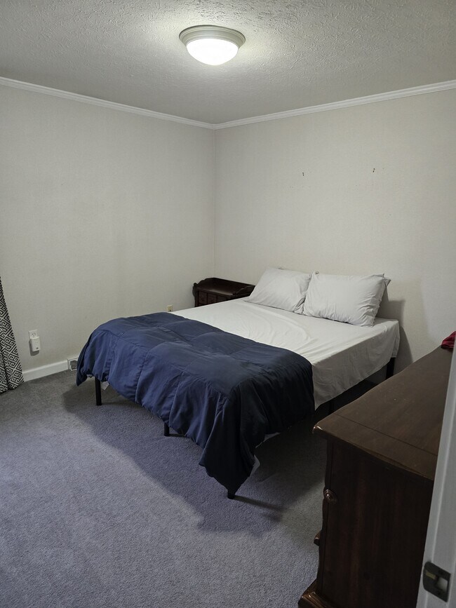 Building Photo - 5580 Creek Run Dr