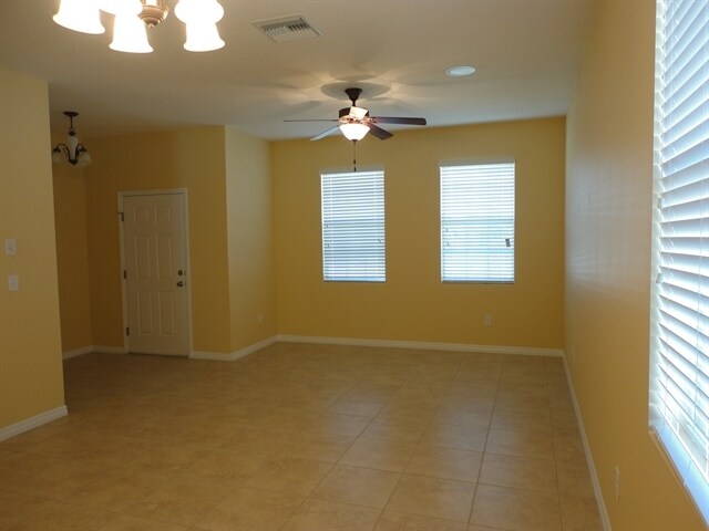 Building Photo - 515 Corbett Bluff Dr