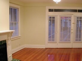 Building Photo - 1335 Coliseum St