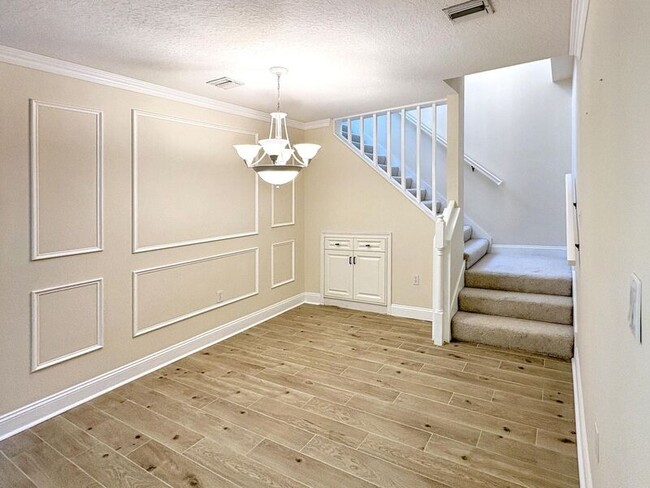 Building Photo - 13634 Lake Pointe Dr S