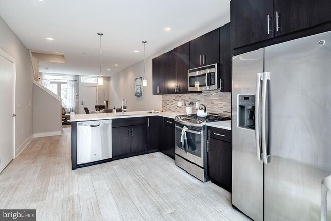 Building Photo - Northern Liberties Townhome with 2 Car Parking