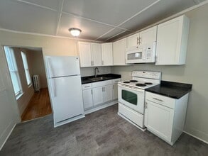 Building Photo - 86-88 N State St