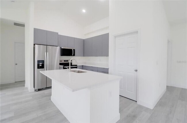 Building Photo - 14908 SW 63rd Ct