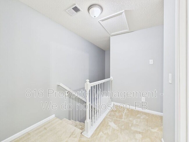 Building Photo - 8164 Drury Ave