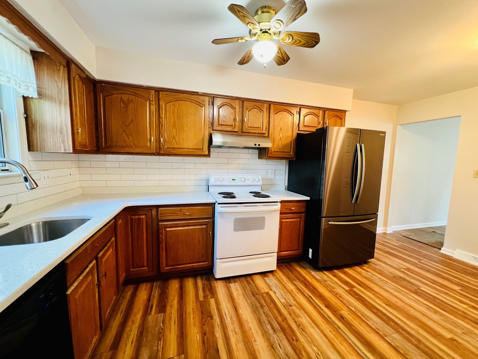 Kitchen - 1300 Arch St