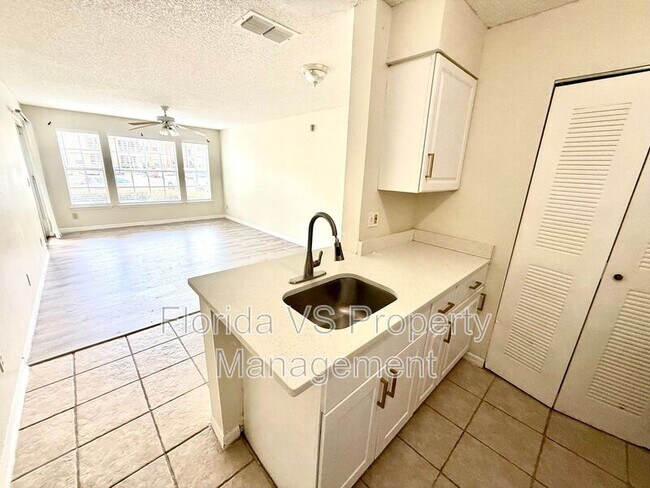 Building Photo - 1073 S Hiawassee Rd