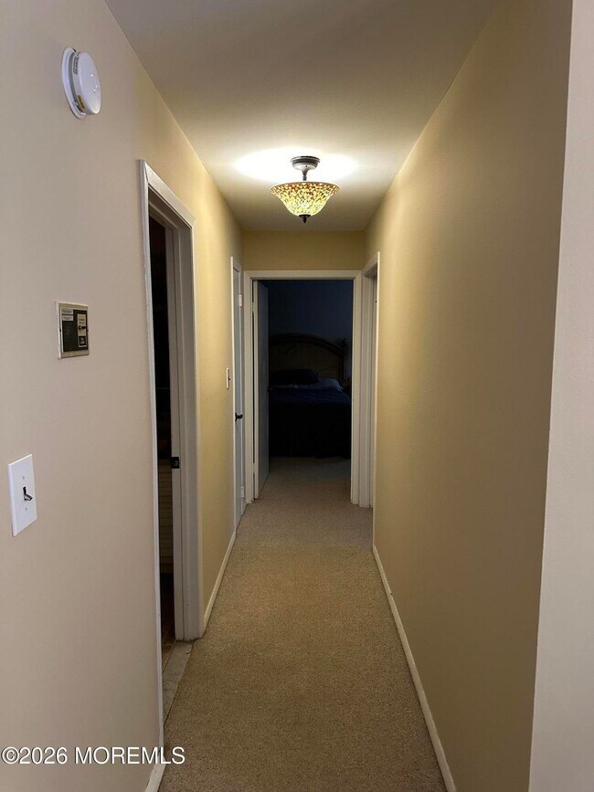 Building Photo - 10 Pine Cluster Cir