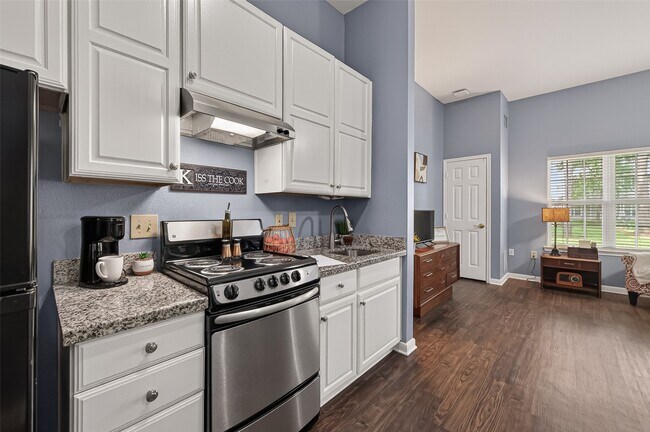 Building Photo - 929 Rockmead Dr