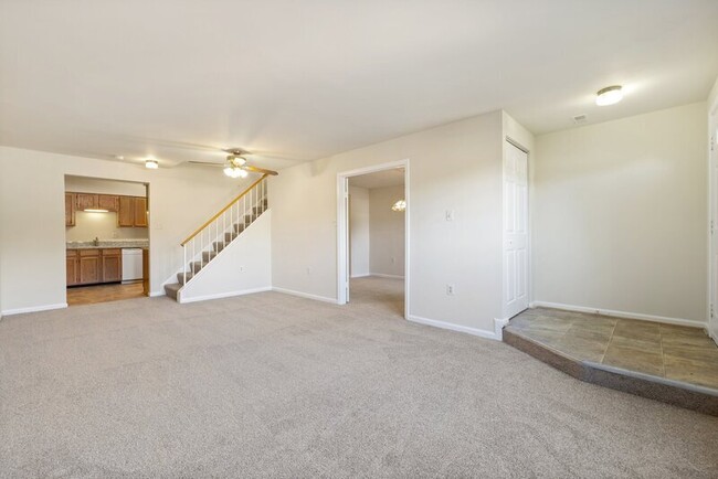 Building Photo - 7511 Belle Grae Dr