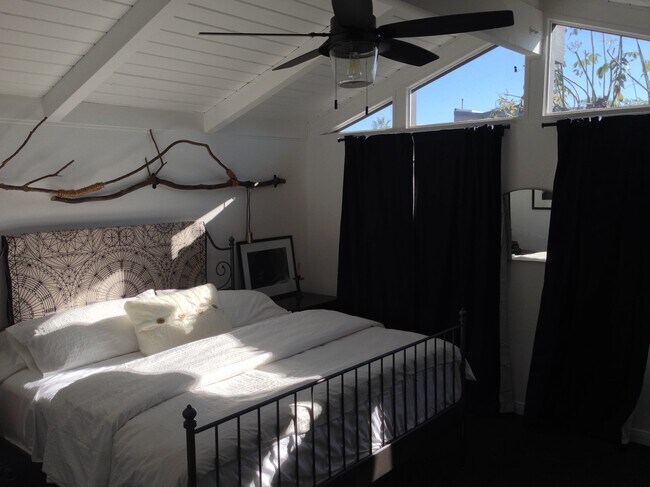 Building Photo - 521 Rialto Ave