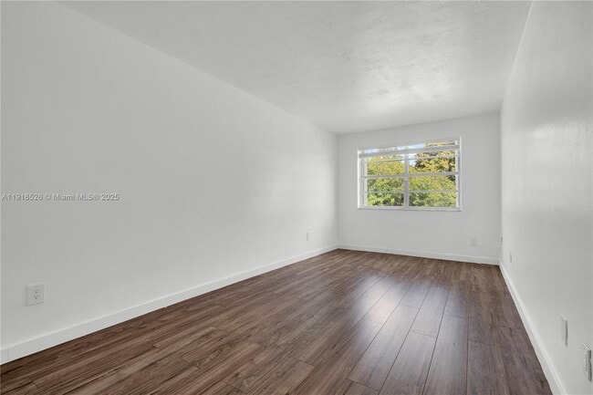 Building Photo - 9823 SW 93rd Terrace