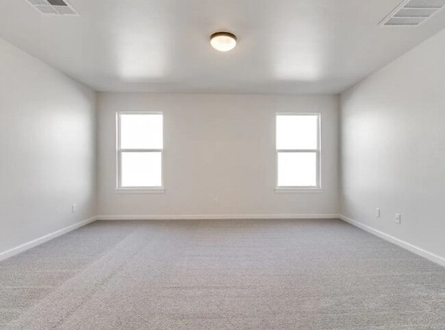 Building Photo - Model Home in East Edmond + 3 bedrooms + B...