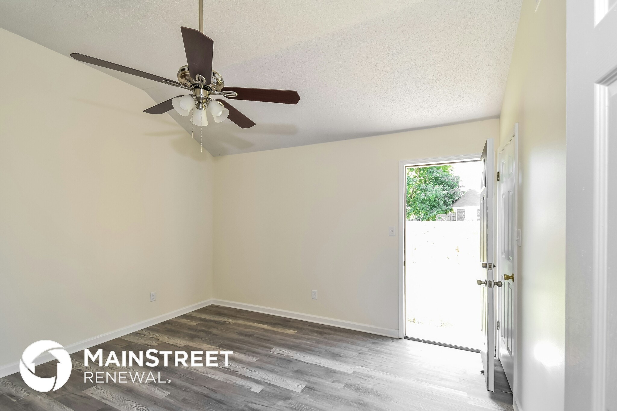 Building Photo - 2835 Heatherglen Cove W
