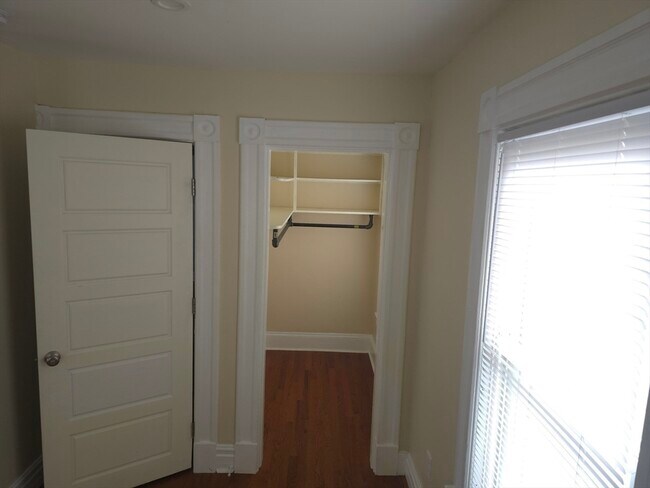 Building Photo - 531 Berkshire Ave