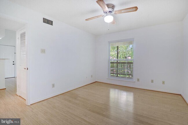 Building Photo - 1535 Lincoln Way